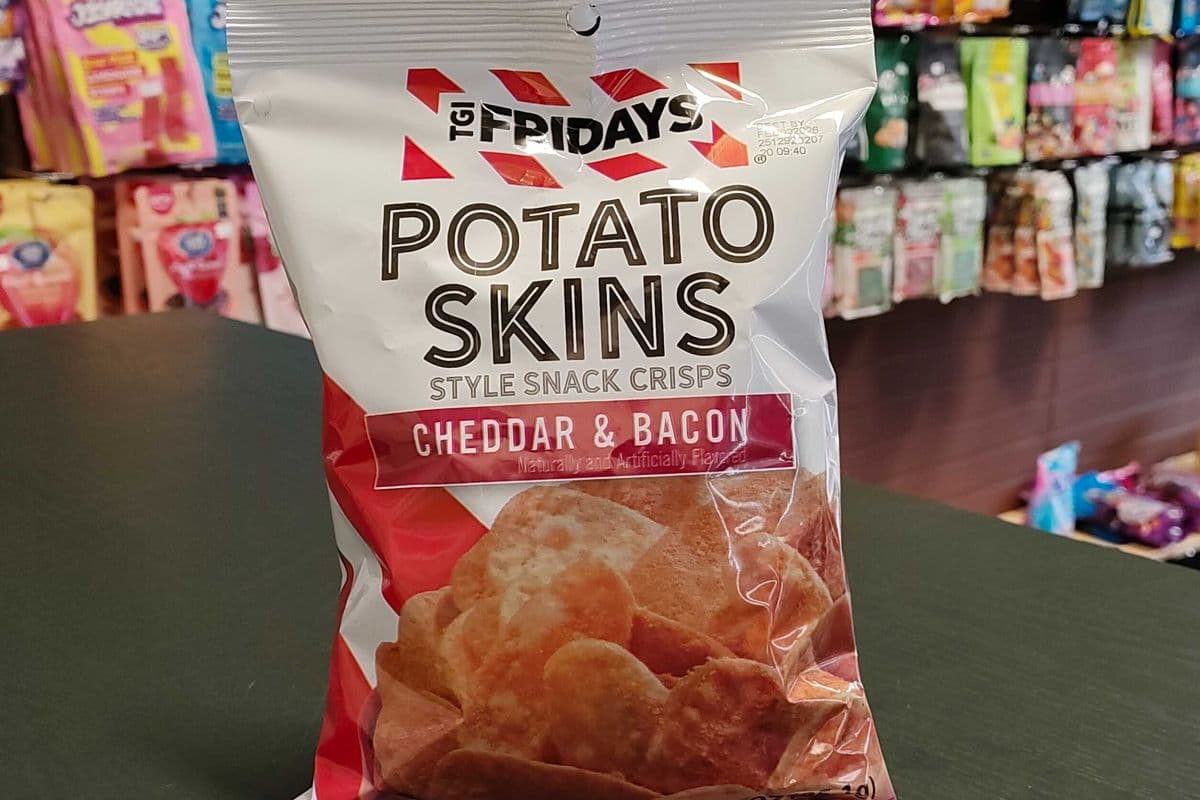 Potato Skin Cheddar and Bacon Chips (85 g) (85g)