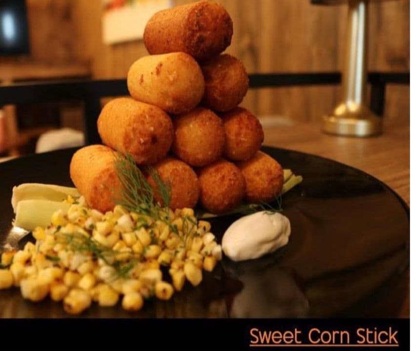6 Sweet Corn Sticks