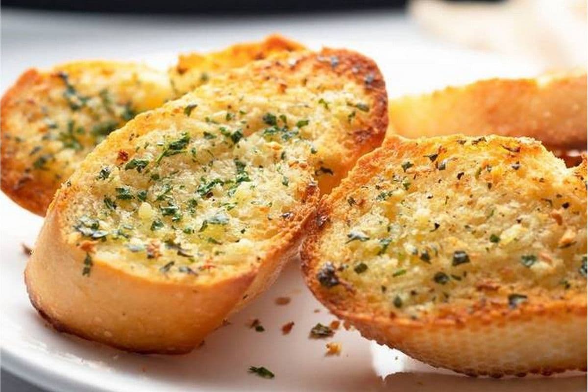 Garlic Bread (4 Slices )