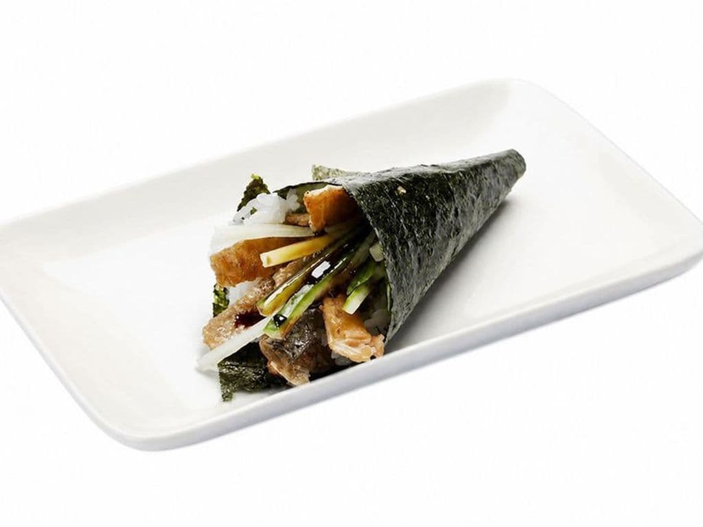 K22 Salmon Skin Hand Roll