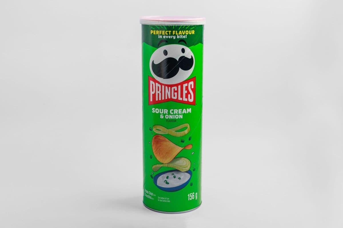 Pringles Sour Cream and Onion Potato Chips (37g)