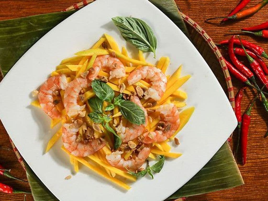(8)- Mango salad with shrimp