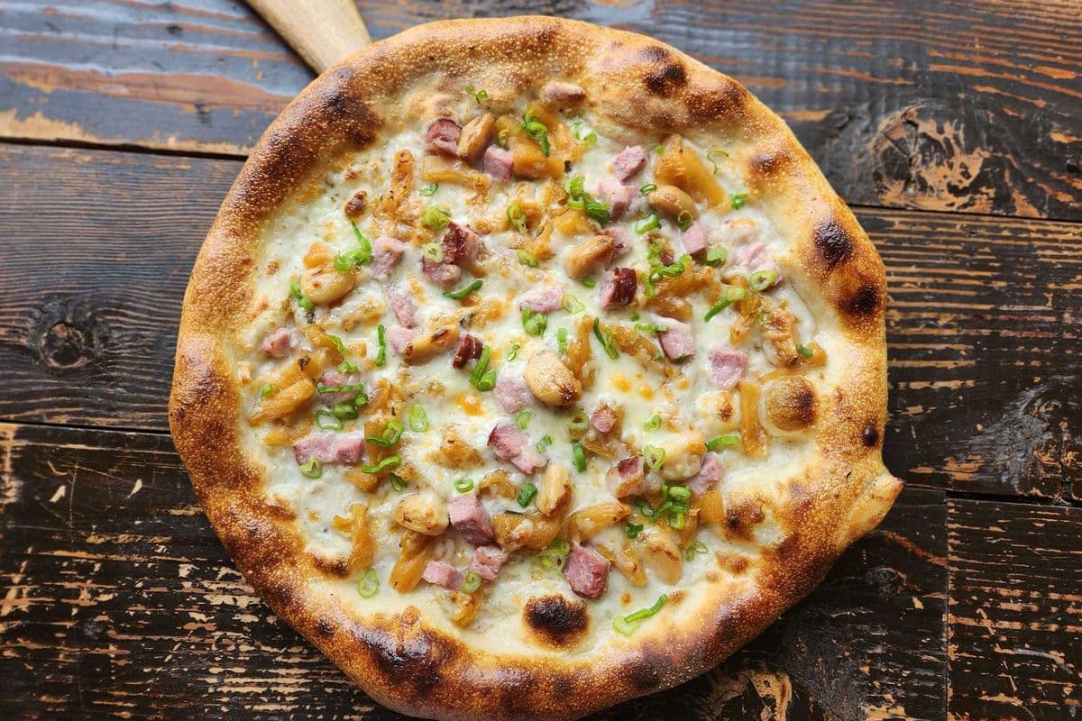 Roasted Pineapple and Ham Pizza