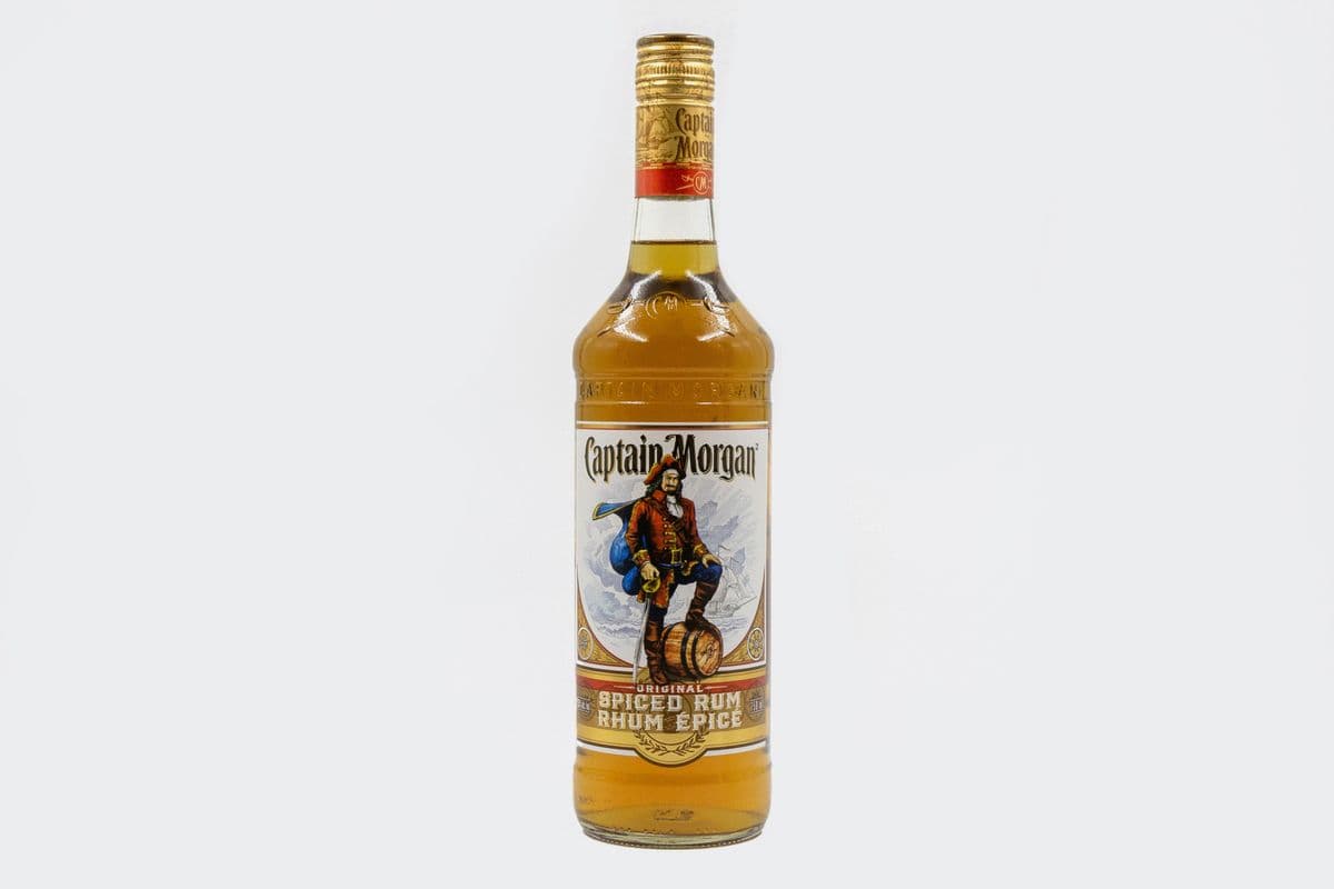 Captain Morgan Spiced Rum 750ml (1 x 750 ml)