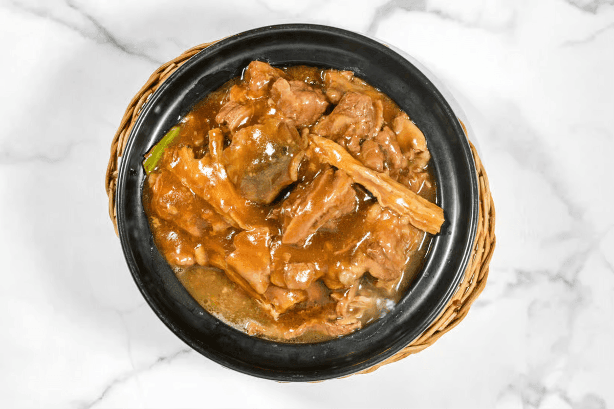 83. Beef with Ginger and Green Onion Hot Pot