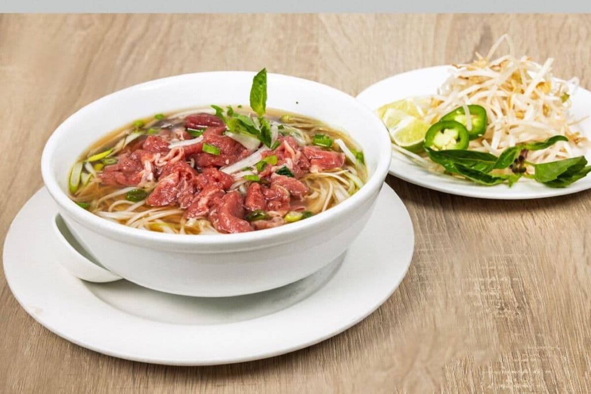 RARE BEEF PHO
