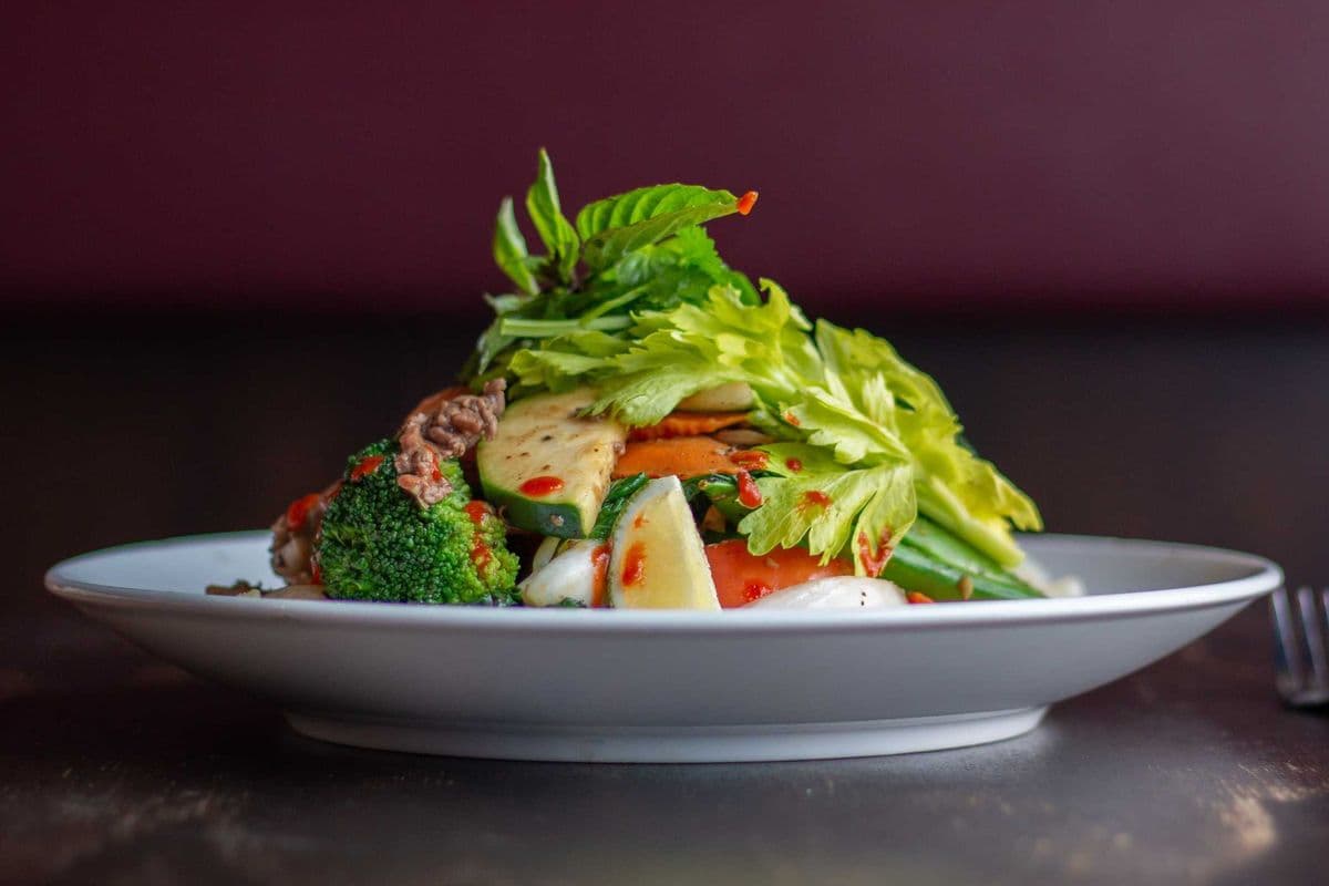 X01 - Pan-Fried Rice Noodle With Beef & Veggies