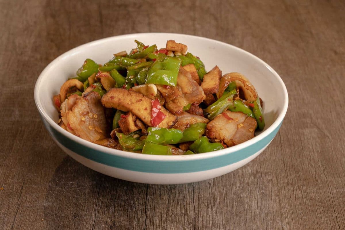 Stir Fried Beancurd with Salty Pork 农家炒香干