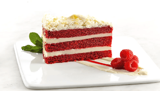 Red Velvet Cake slice / Tranche de Gâteau velours rouge