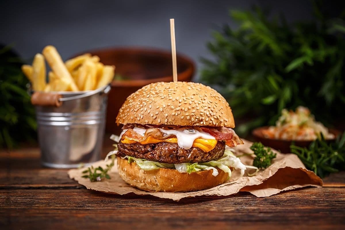 Bacon Cheeseburger with fries