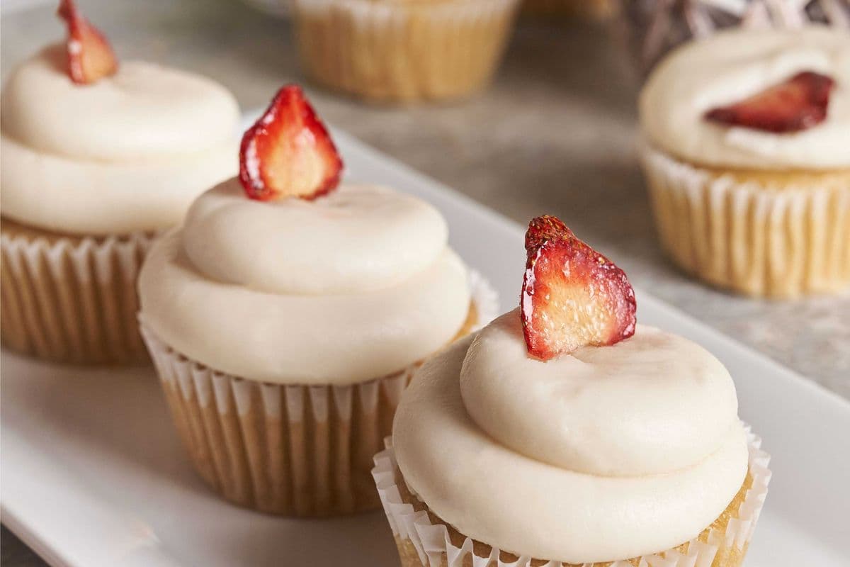Vegan Vanilla Cupcakes (4 pcs)