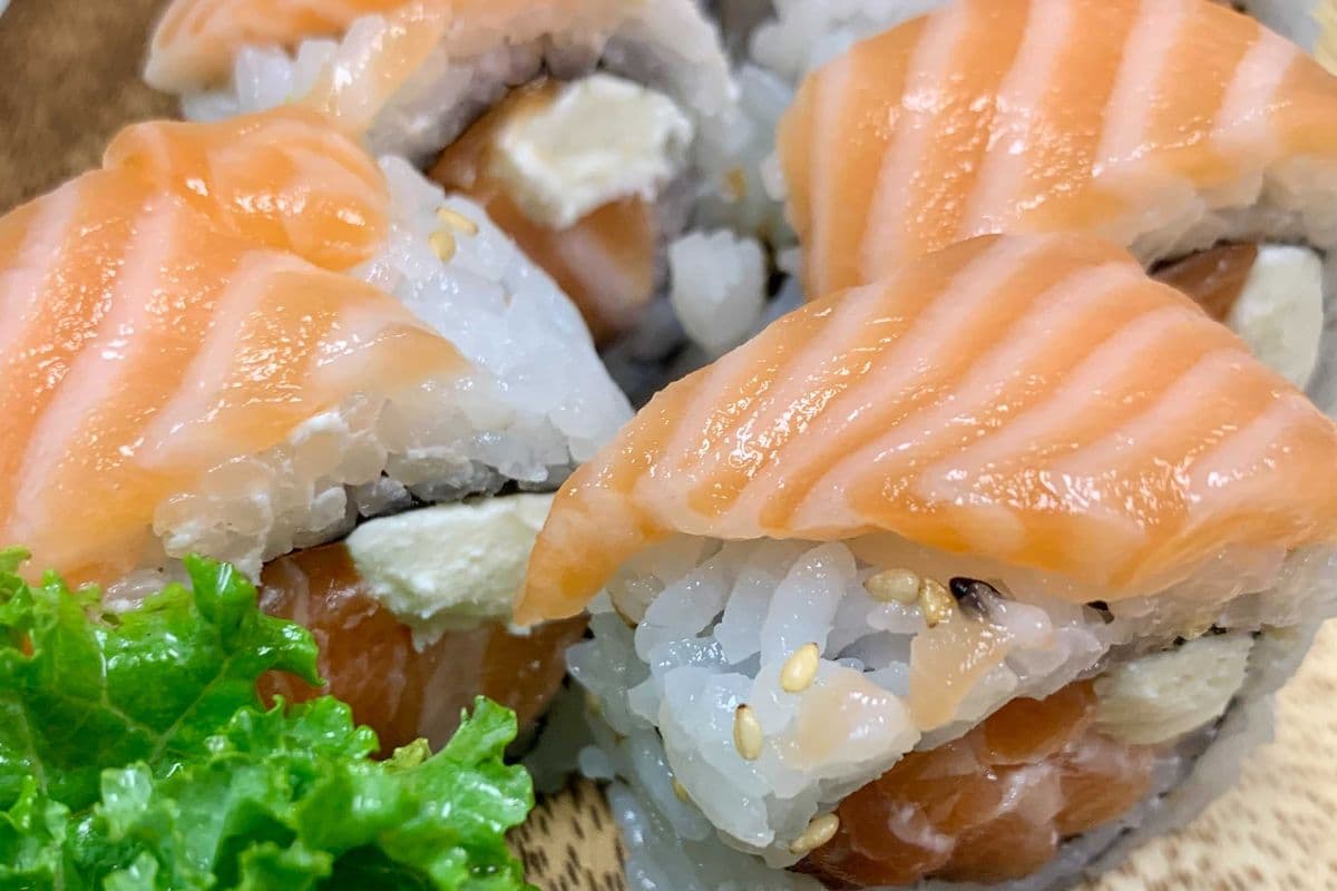 P07 Salmon Cheese Roll