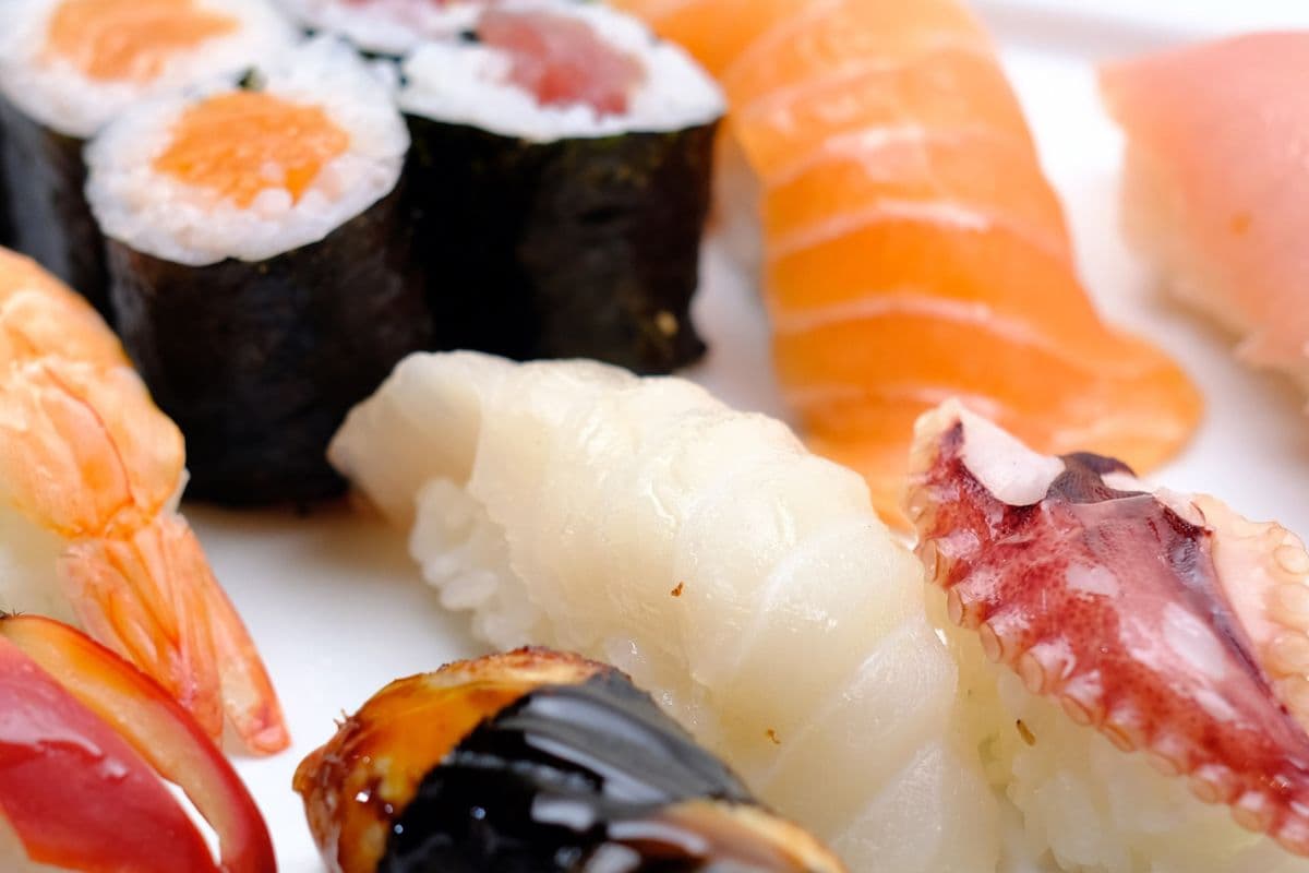 Assorted Sushi Combo (13 pcs)