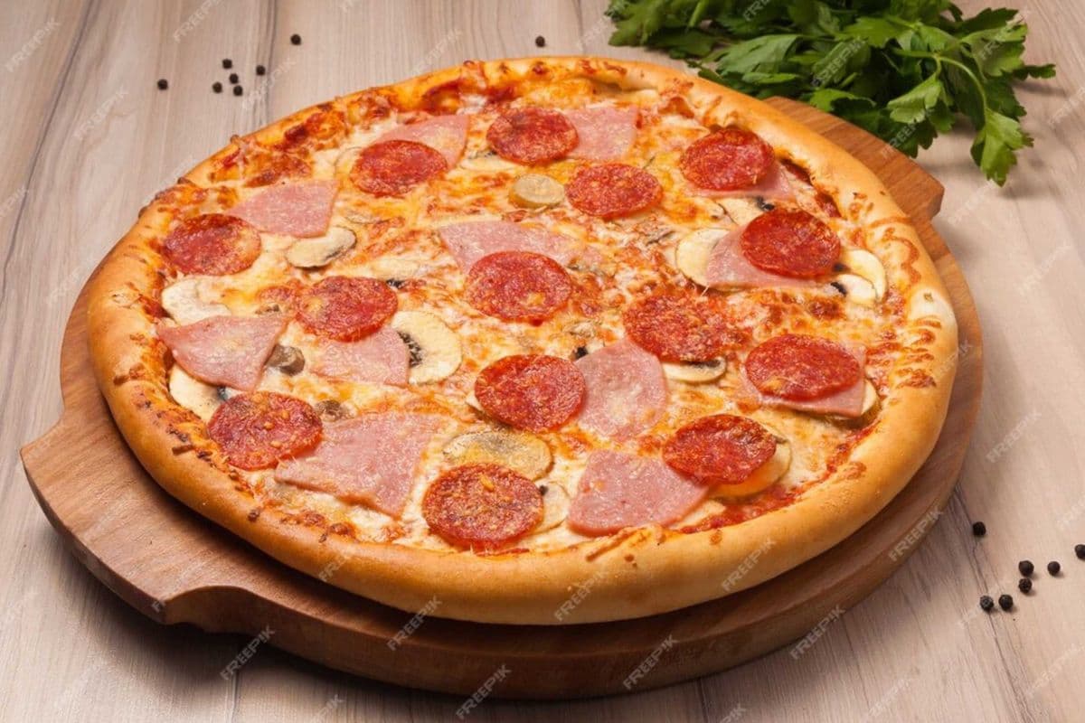 10" Small Canadian Classic Pizza