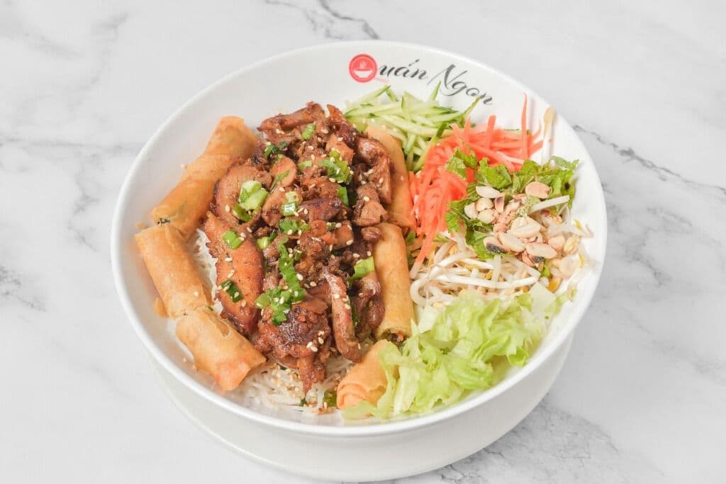 D4. Grilled Lemongrass Chicken Vermicelli
