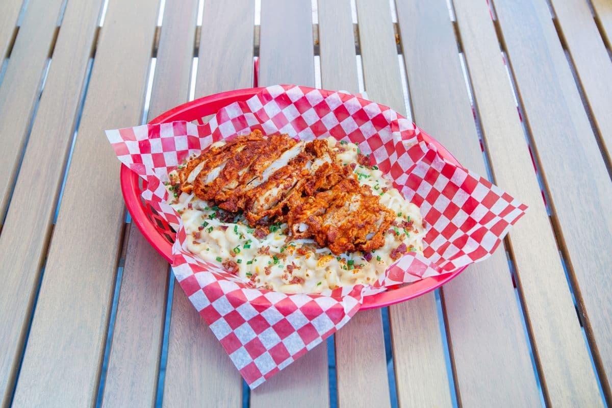 Mac N' Cheese with Nashville Hot Chicken Bites