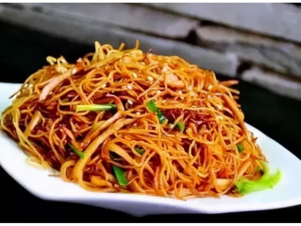 Soya Sauce Chow Mein 豉油皇炒麵