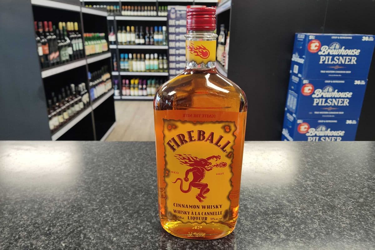 Fireball Cinnamon Whiskey (1 x 750 ml Bottle)