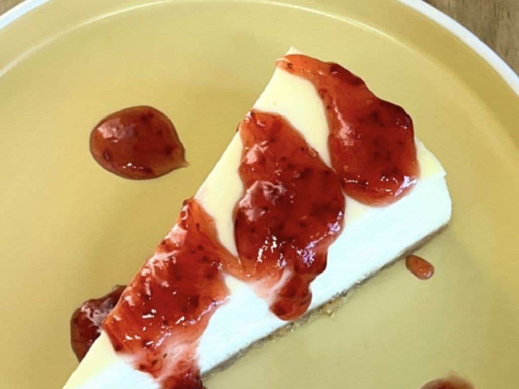 strawberry yuzu cheesecake