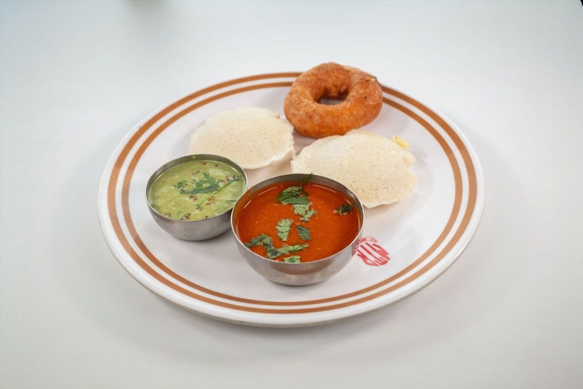 Idly (2P)  Vade (1P) Sambar dip(S)