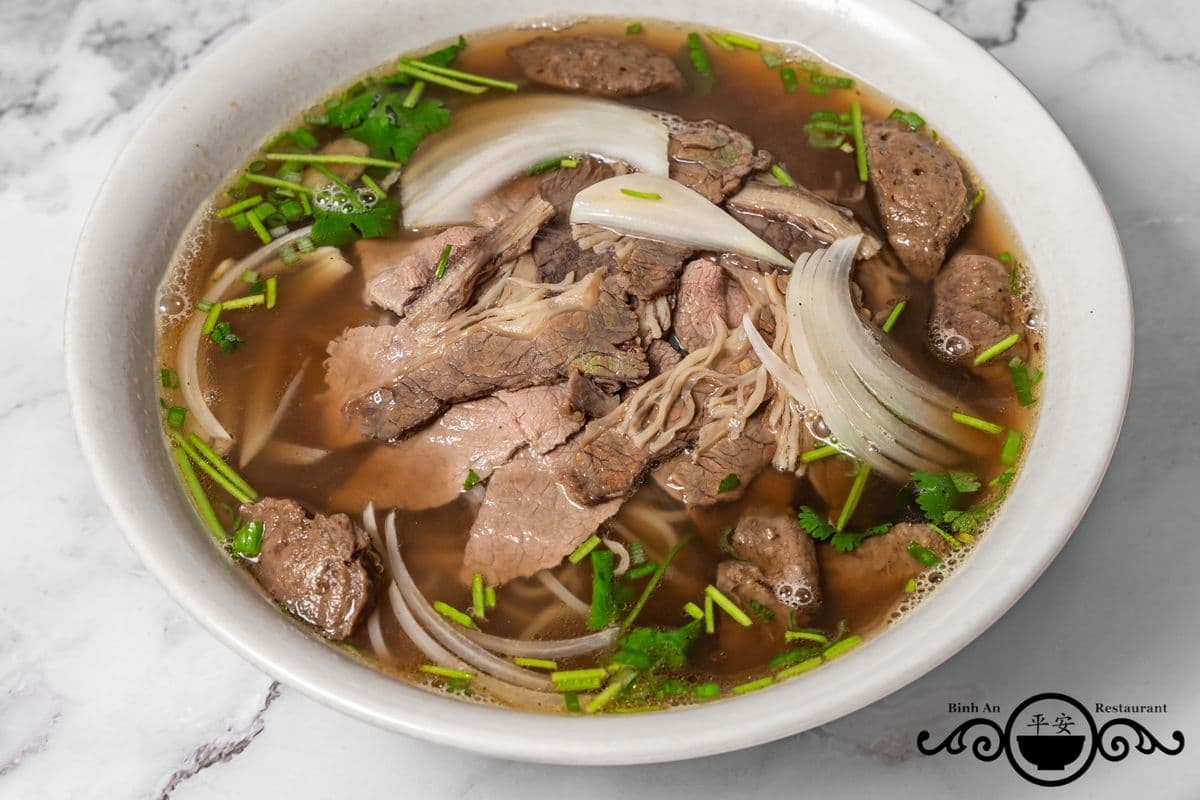 98. Well Done Beef Rice Noodle Pho Soup
