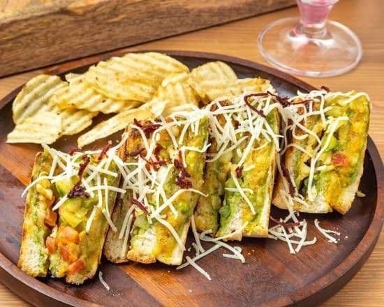 Bombay Cheese Grill Sandwich Sandwich Grillé au Fromage Bombay /
