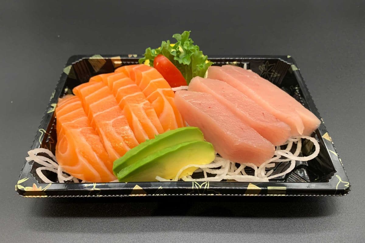 Tuna and Salmon Sashimi (8 pcs)