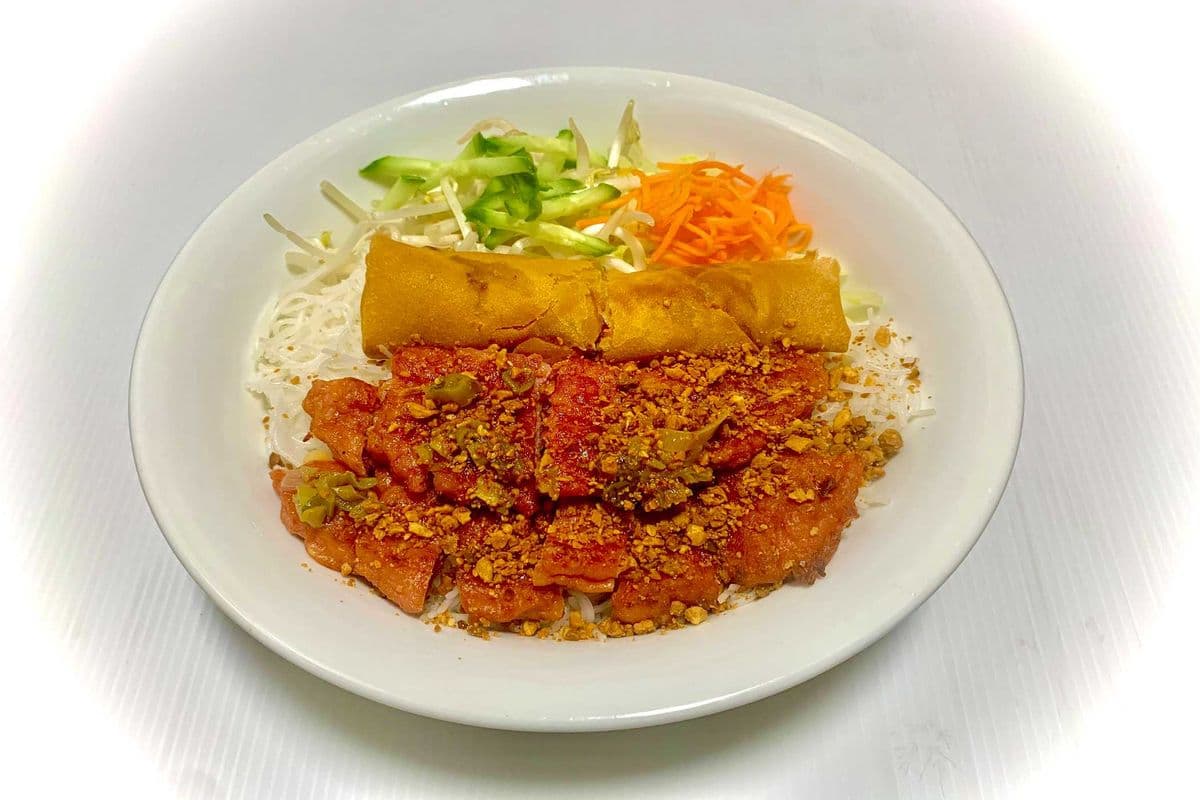 Pork patty & Spring roll w/ Vermicelli