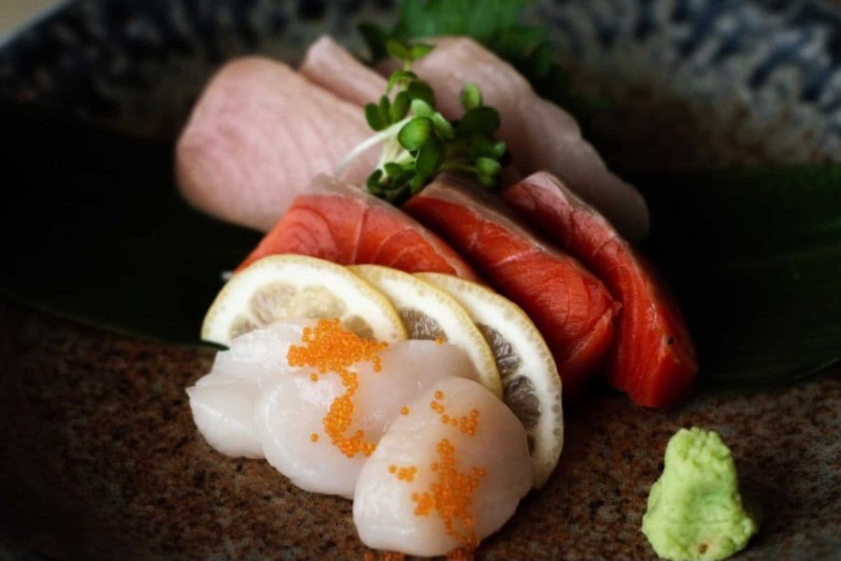 Three Kinds Sashimi (9 pcs)