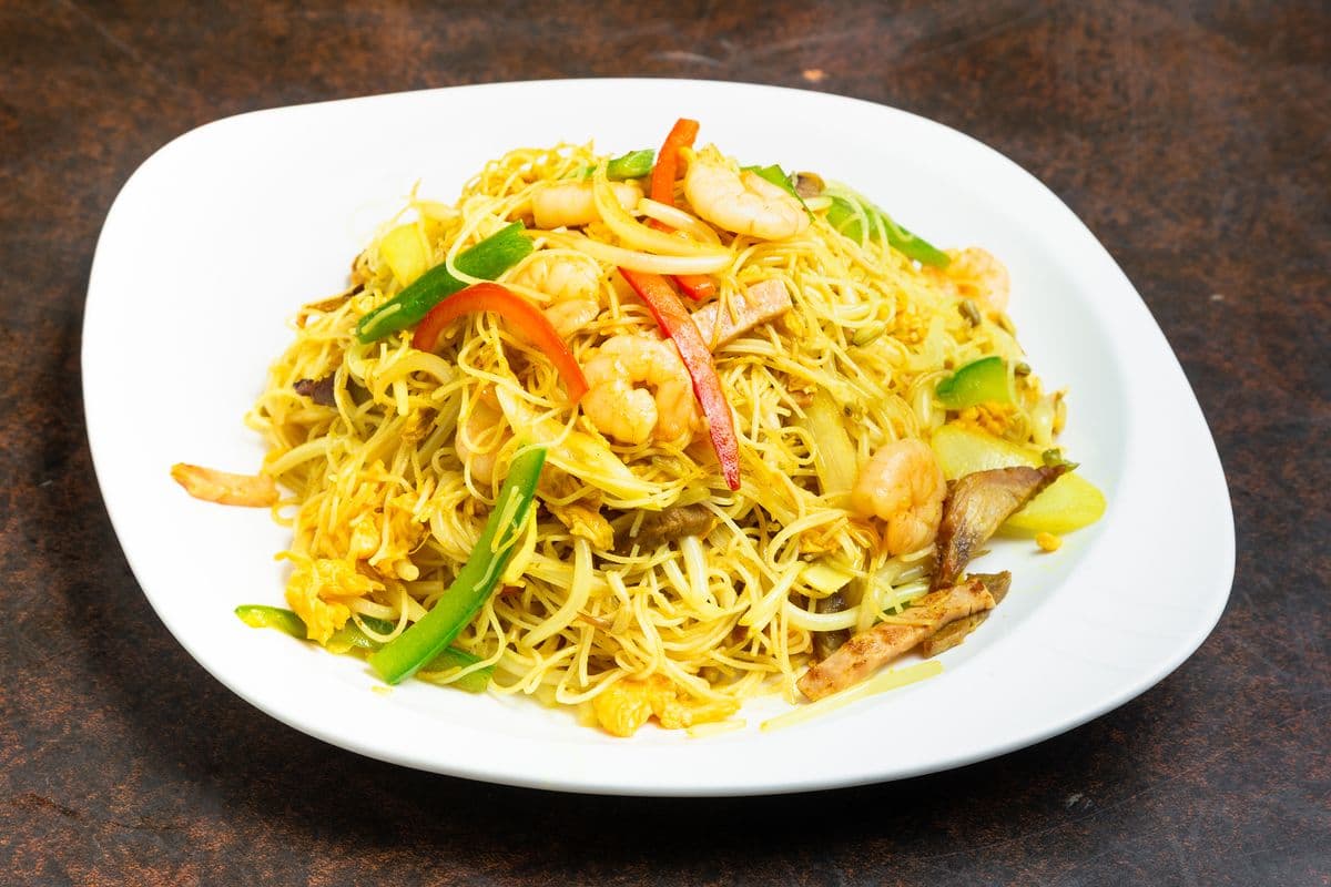 10. Singapore-Style Curry Fried Vermicelli