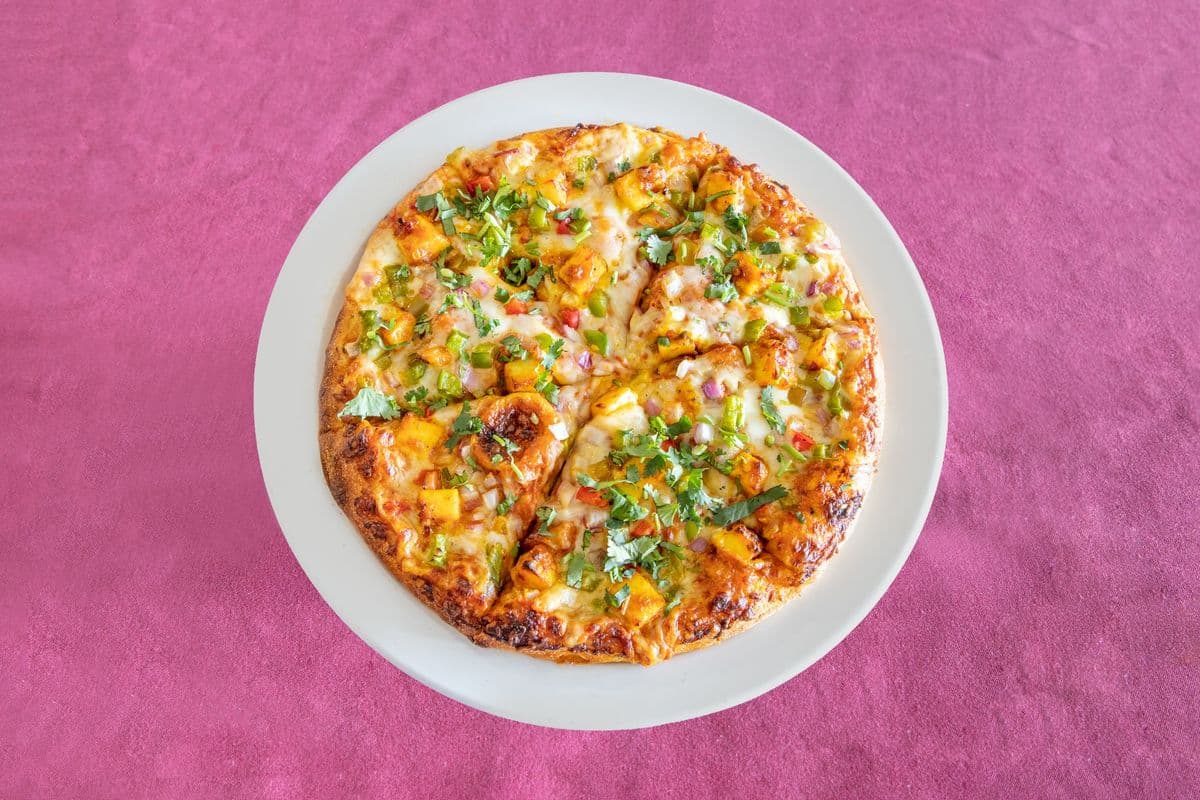 Medium Shahi Paneer Pizza (Vegetarian)