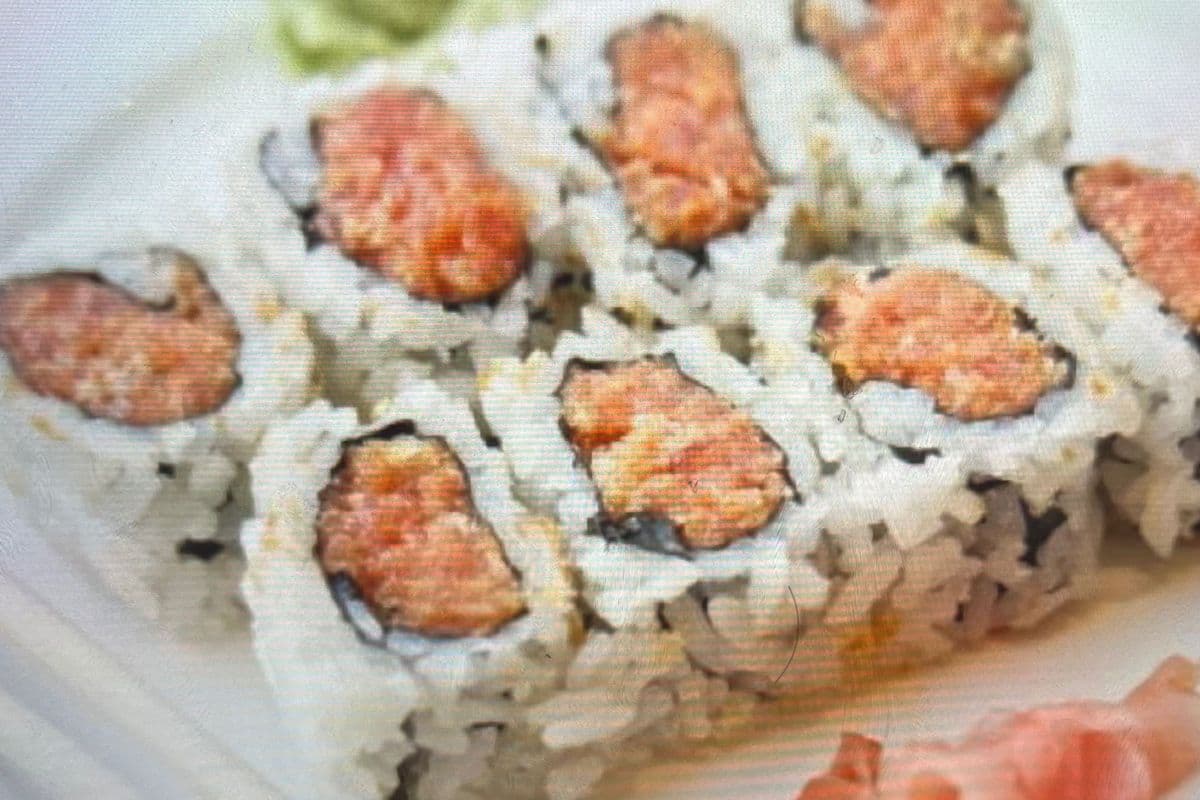 Spicy Tuna Roll （辣金枪鱼卷）8pcs