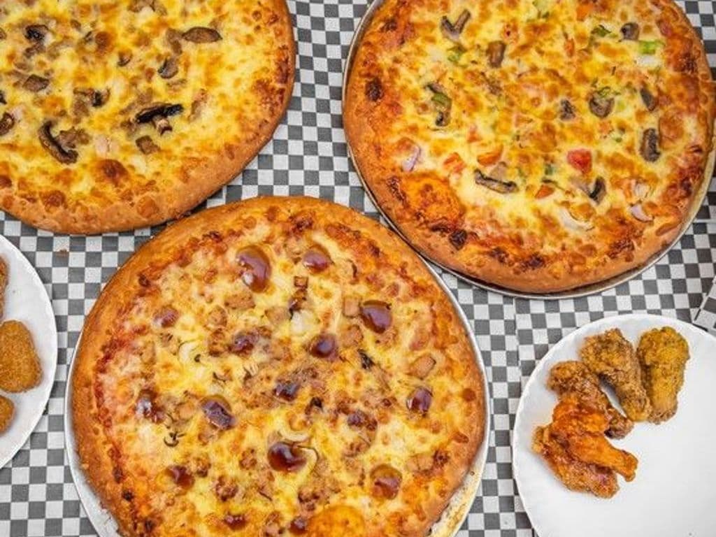 Knight’s Pizza Feast