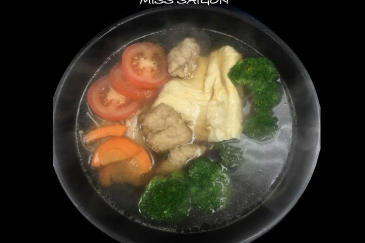 Vegetarian Rice Noodle Soup - Vegan Pho
