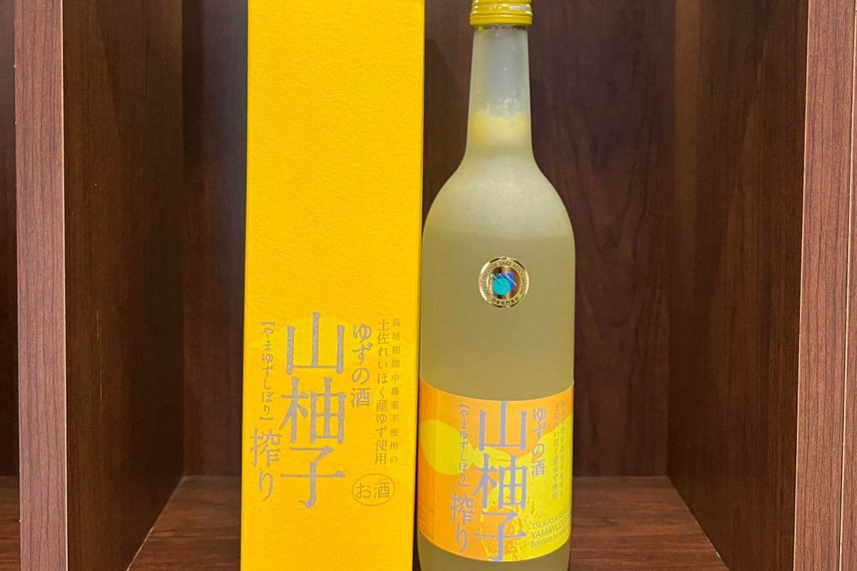 Tsukasabotan Yamayuzu Shibori Yuzu Sake (1 x 720 ml)