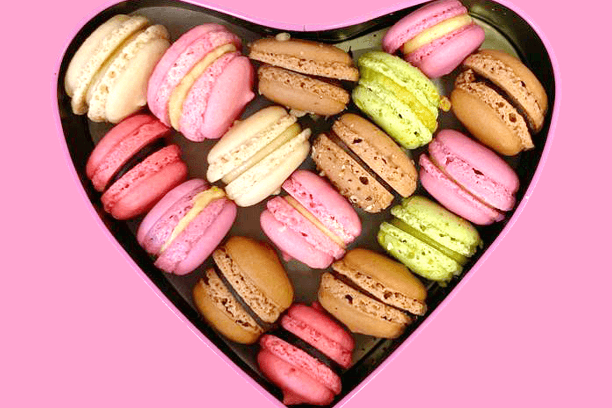 Mini Macaron Heart Box
