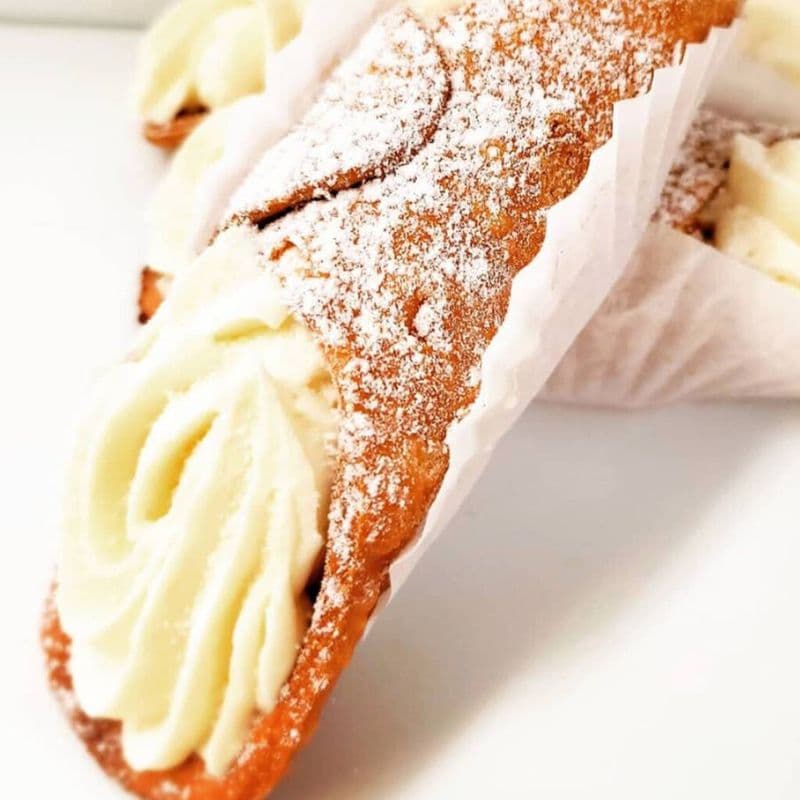 Jumbo cannoli / Jumbo Cannoli