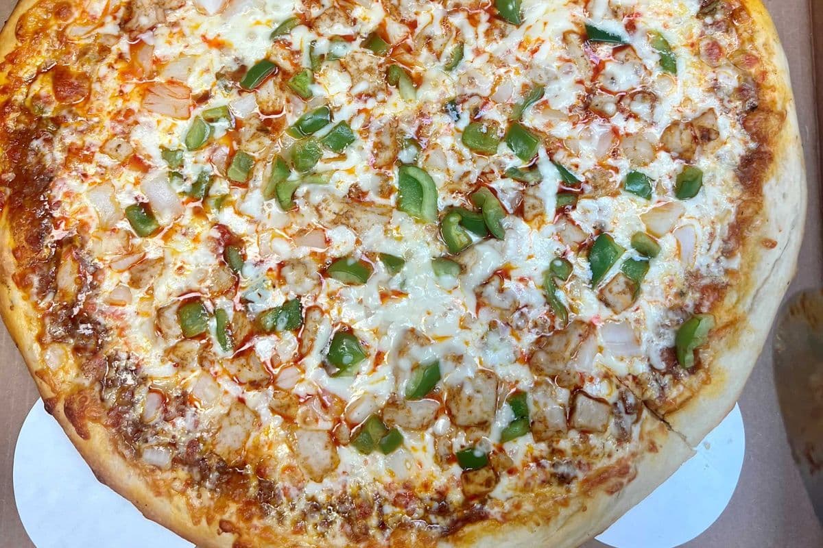 14" Butter Chicken Pizza