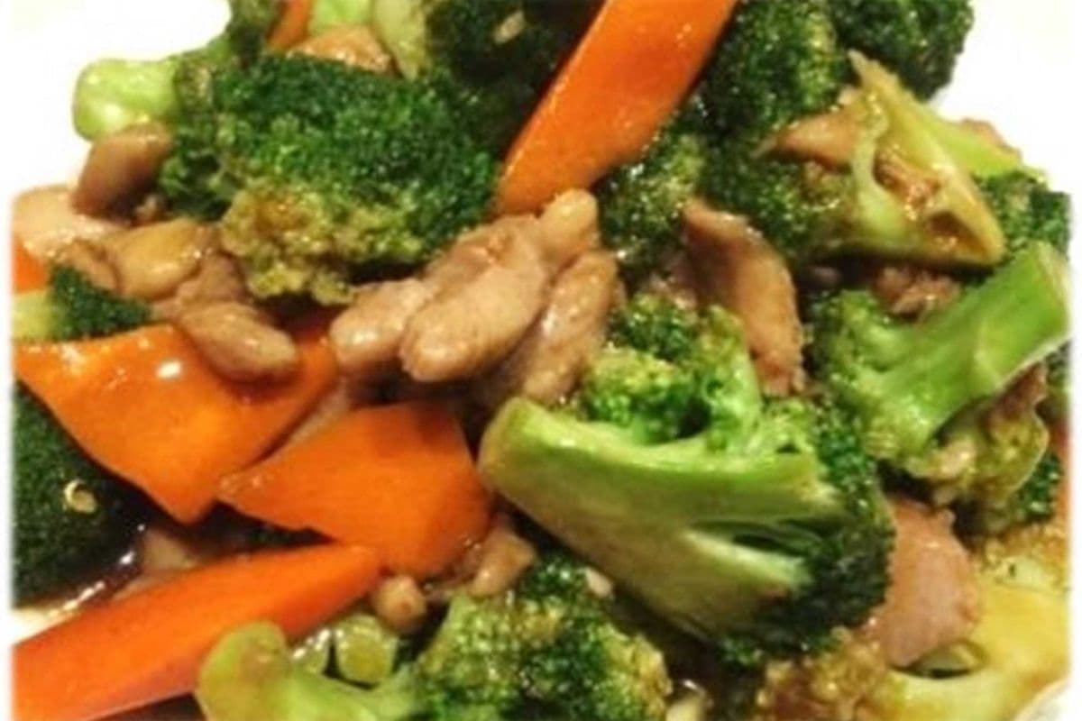 C6. Chicken and Broccoli