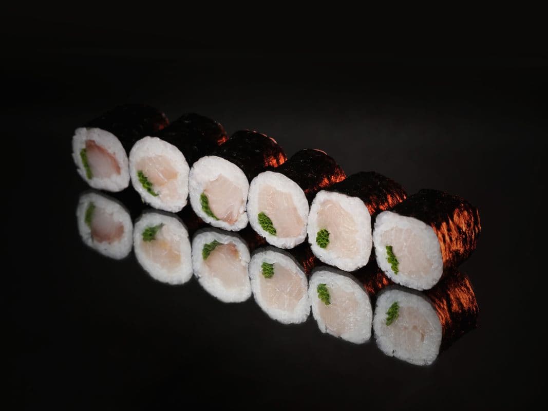 Hamachi hosomaki