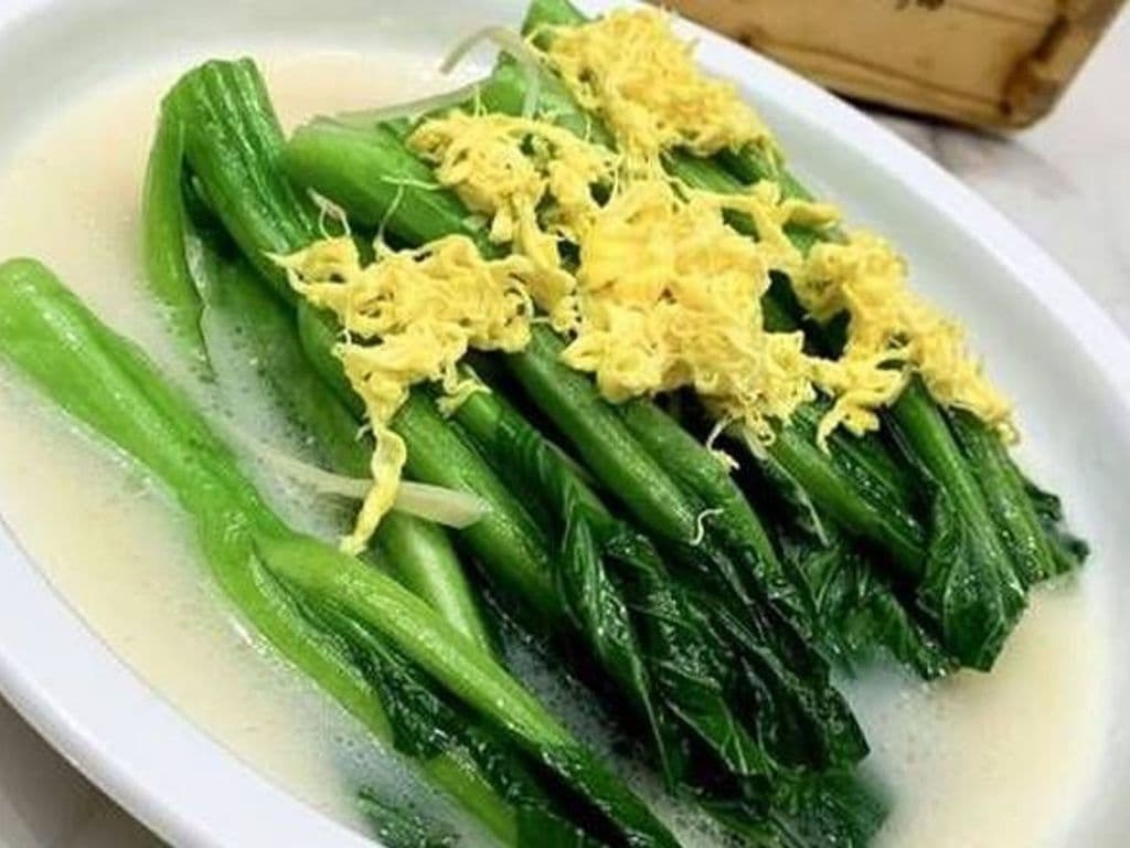 Choy Sum in Fish Broth J68