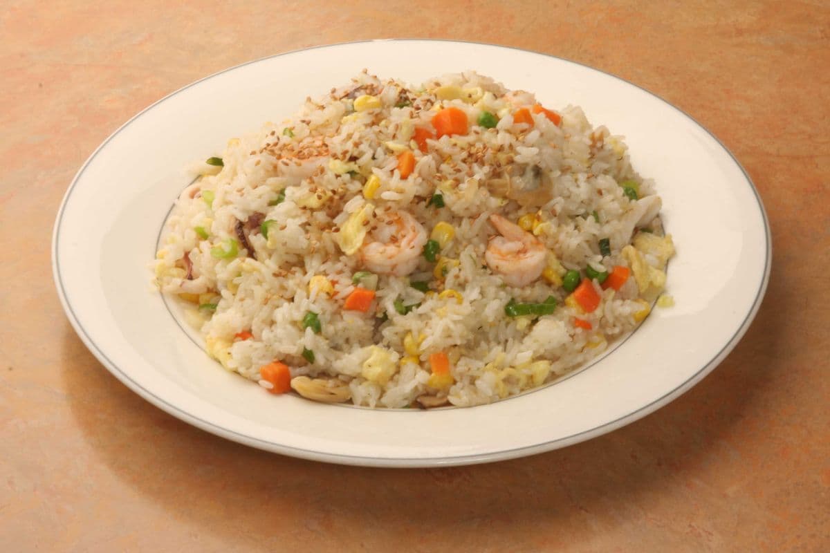 66. Seafood Fried Rice / 삼선 볶음밥 三鮮炒飯