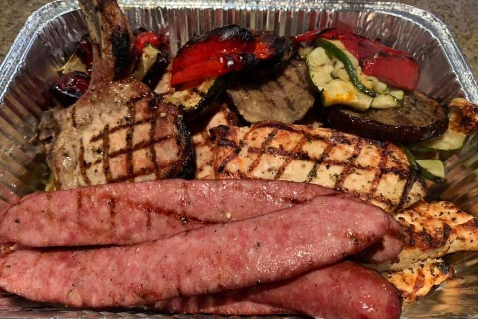 9. Plat de grillade mixte / Mixed Grill Platter