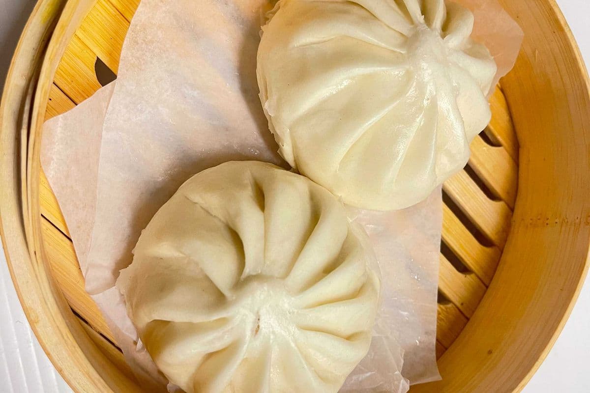 Vegetable and pork buns