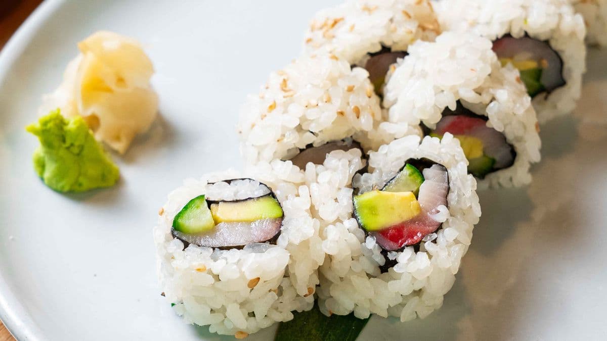 Hamachi Roll 