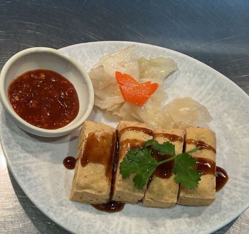 炸臭豆腐 / Deep-Fried Stinky Tofu