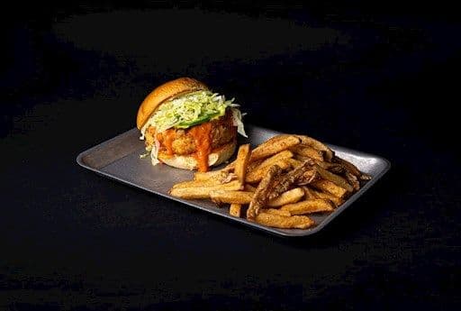 Faux-ly Cluck Cauliflower Sandwich / Sandwich au chou-fleur en faux-folie