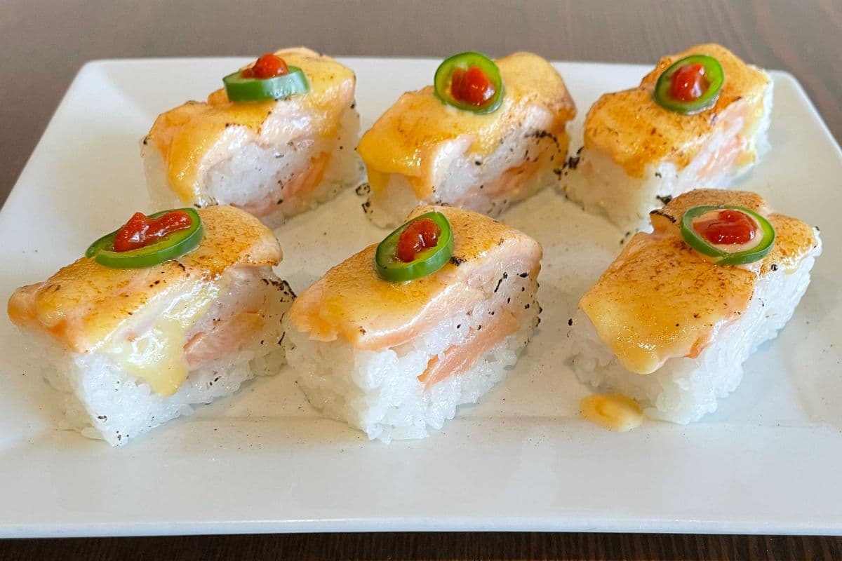 Salmon Oshi