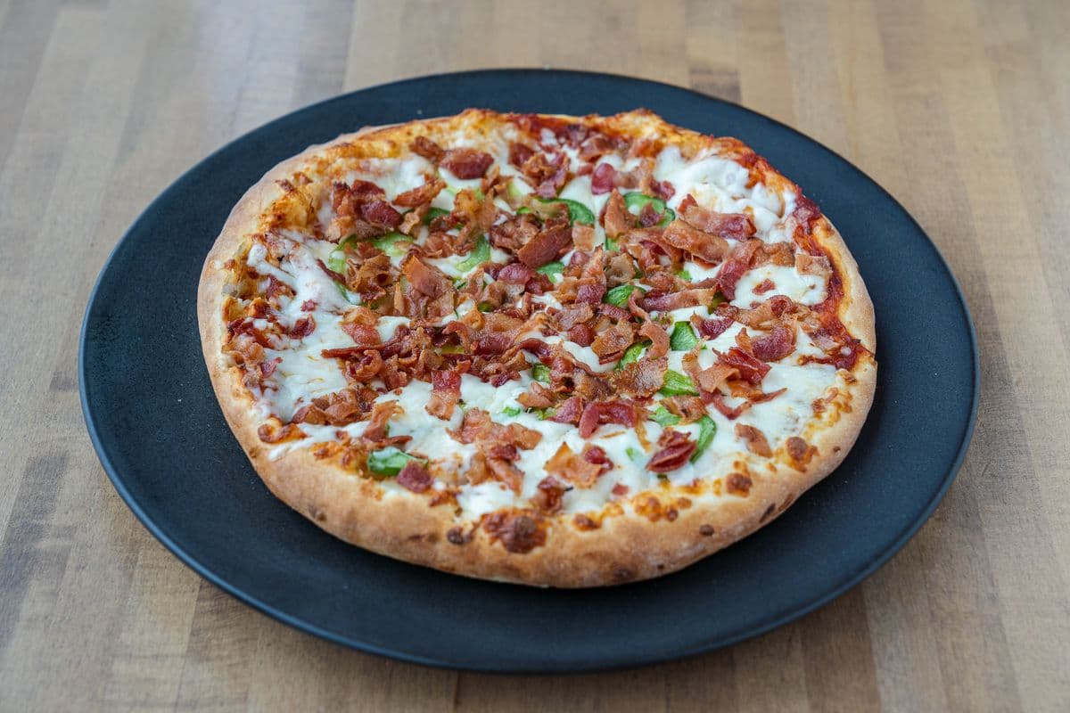 Pizza 10'' deluxe / Deluxe 10'' Pizza