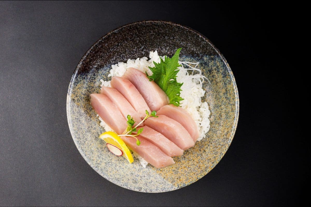 Tuna Donburi (8 Pieces)